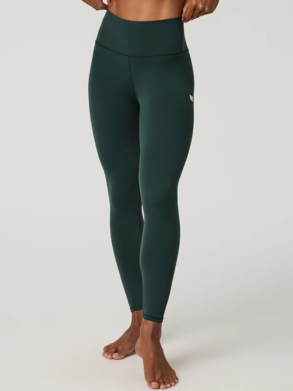Vuori All The Feels leggings in Evergreen